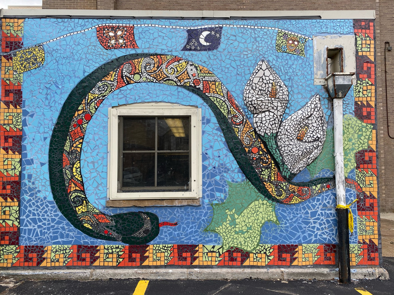 mural in Chicago by artist unknown.