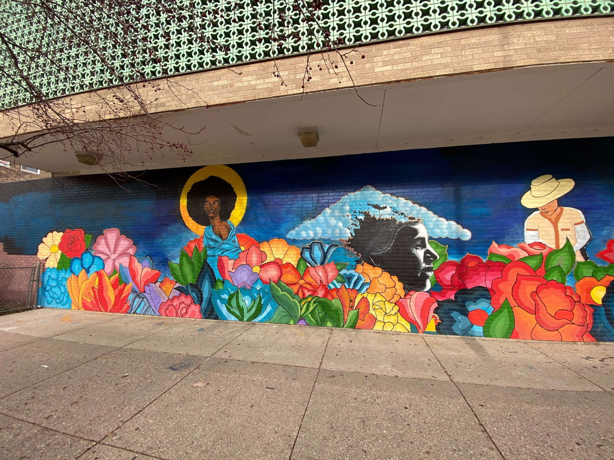 mural in Chicago by artist unknown.