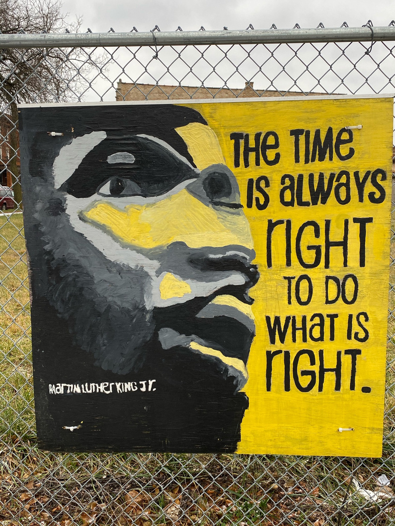 mural in Chicago by artist unknown.