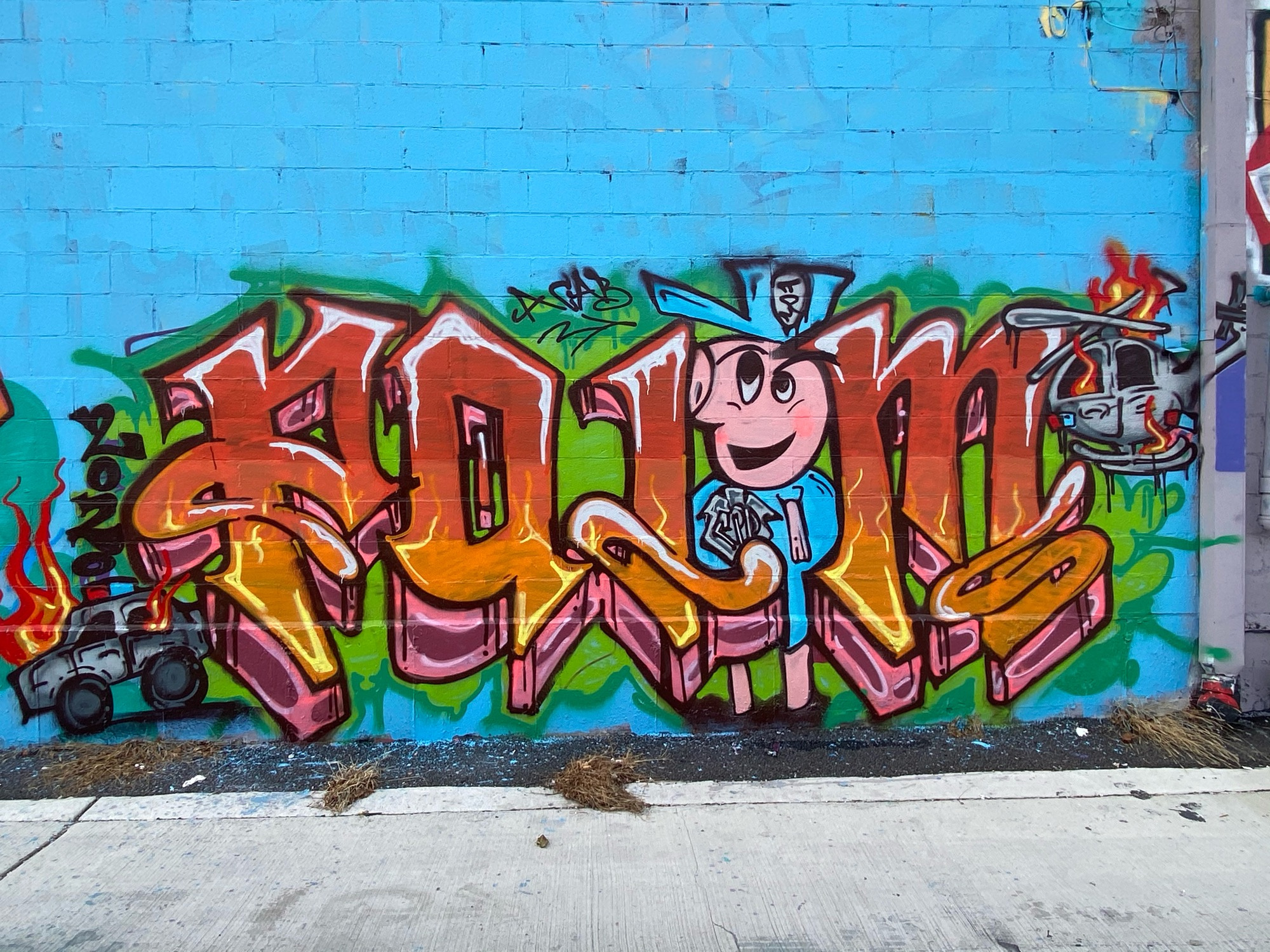 mural in Chicago by artist unknown.