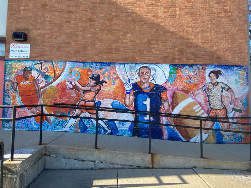 mural in Chicago by artist unknown.