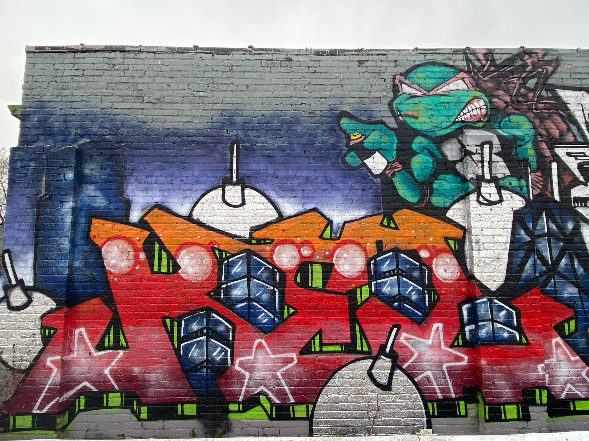 mural in Chicago by artist unknown.