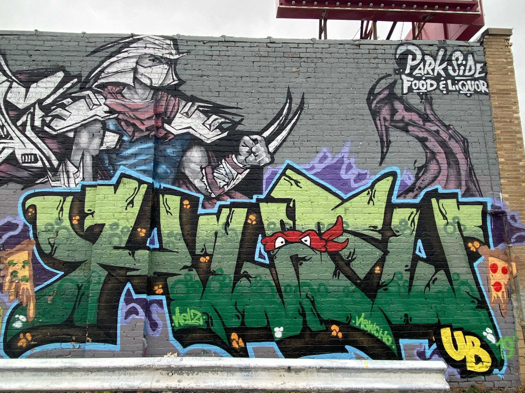 mural in Chicago by artist unknown.