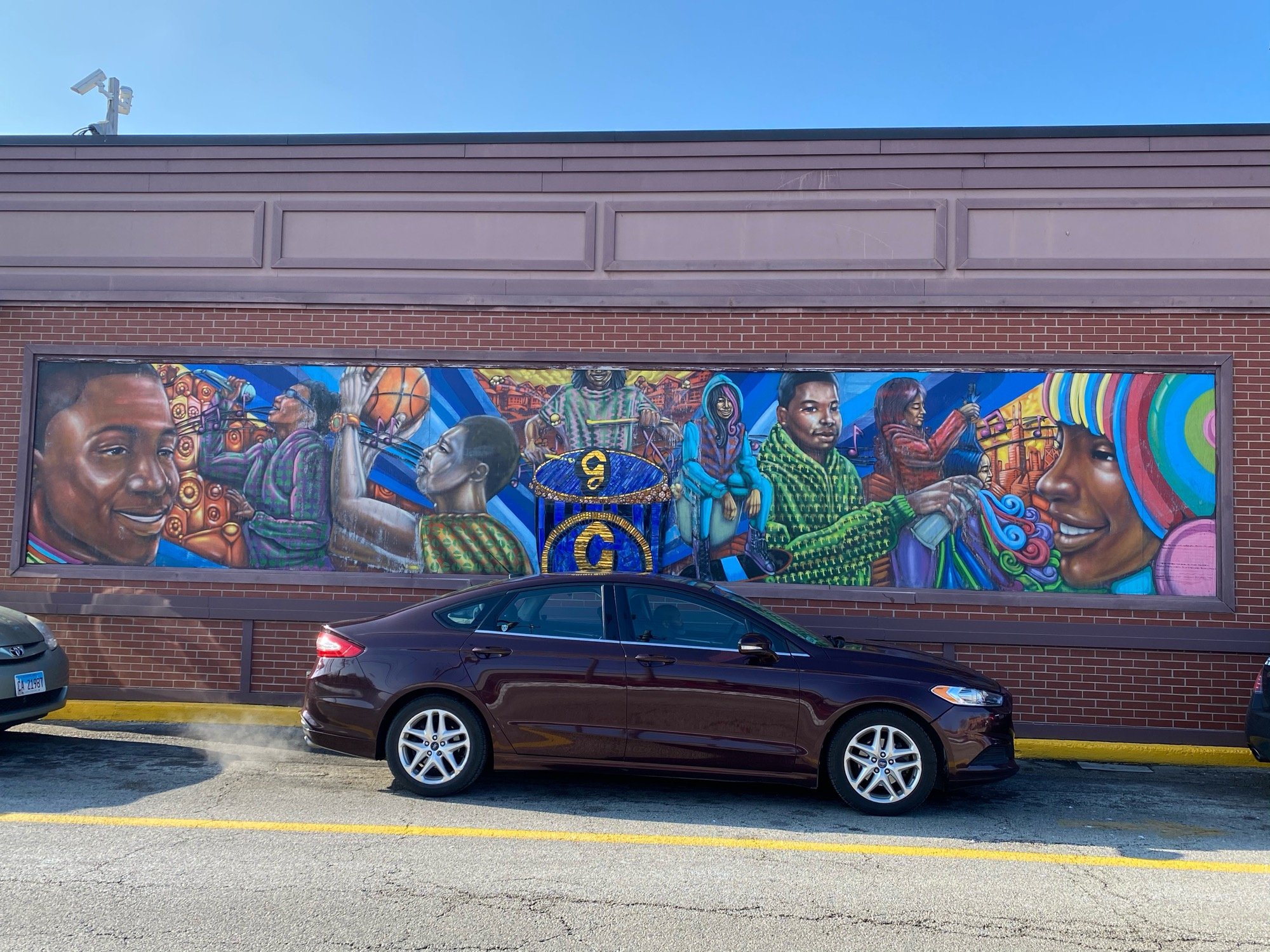 mural in Chicago by artist unknown.