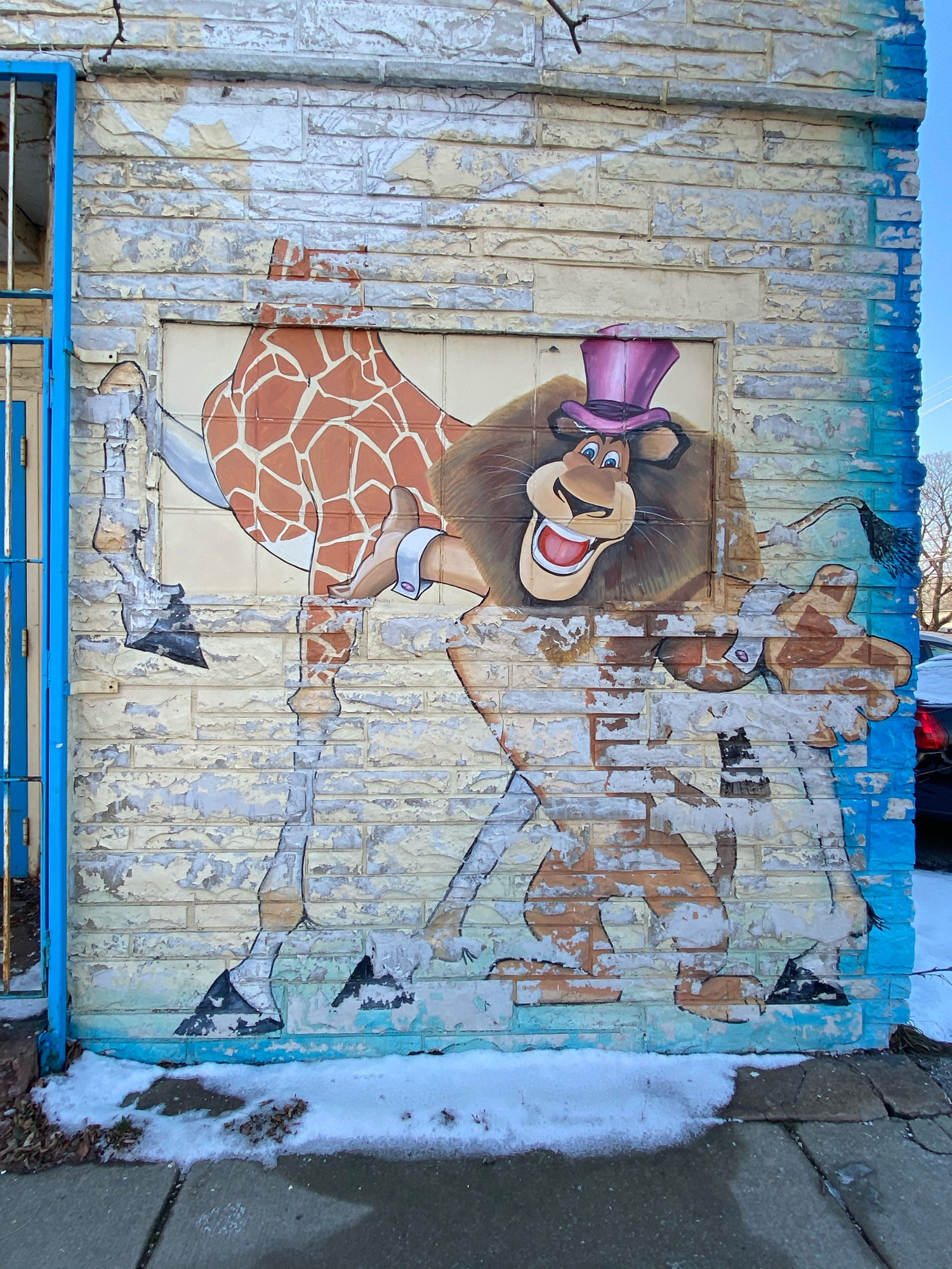 mural in Chicago by artist unknown.