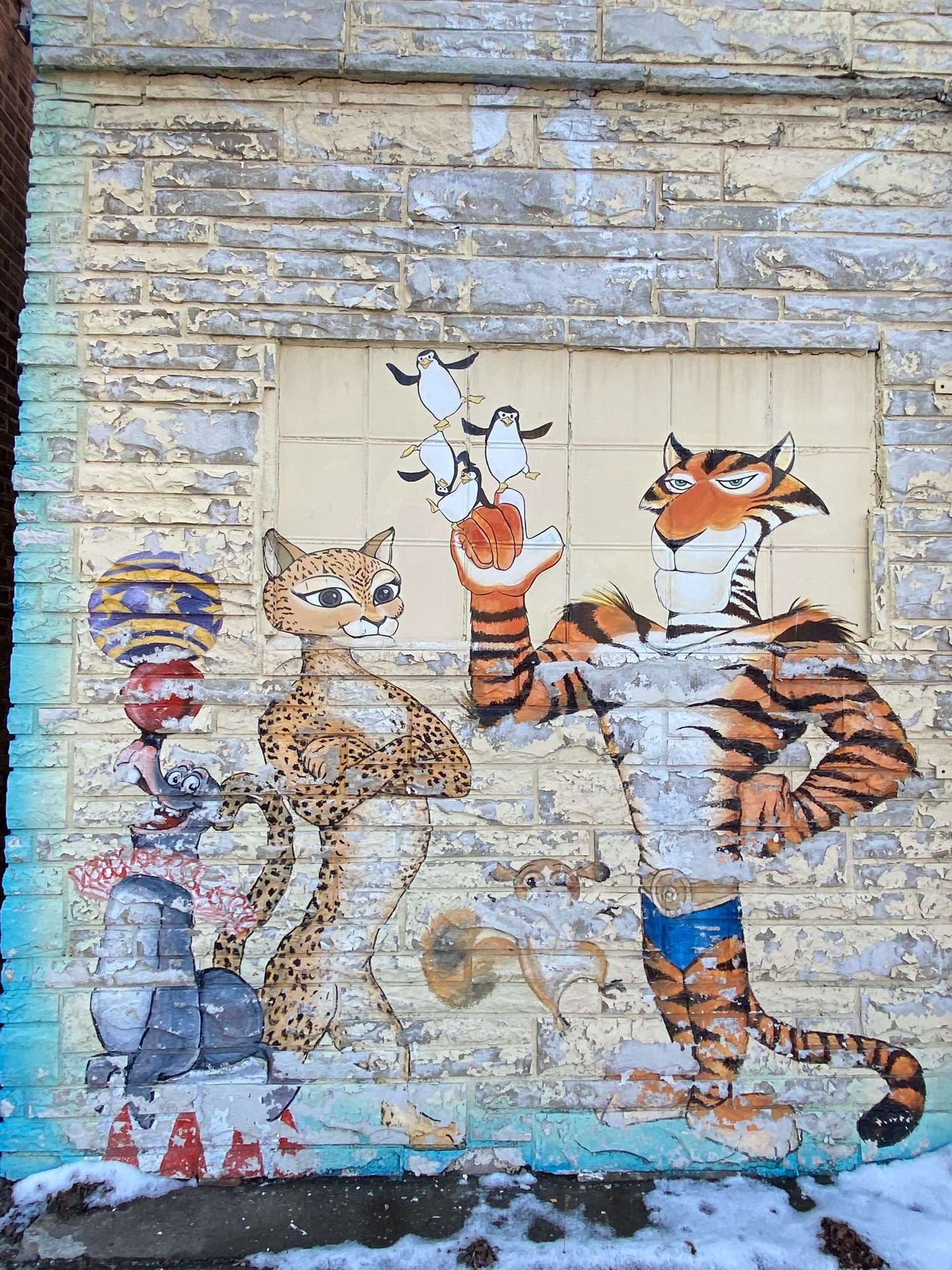mural in Chicago by artist unknown.