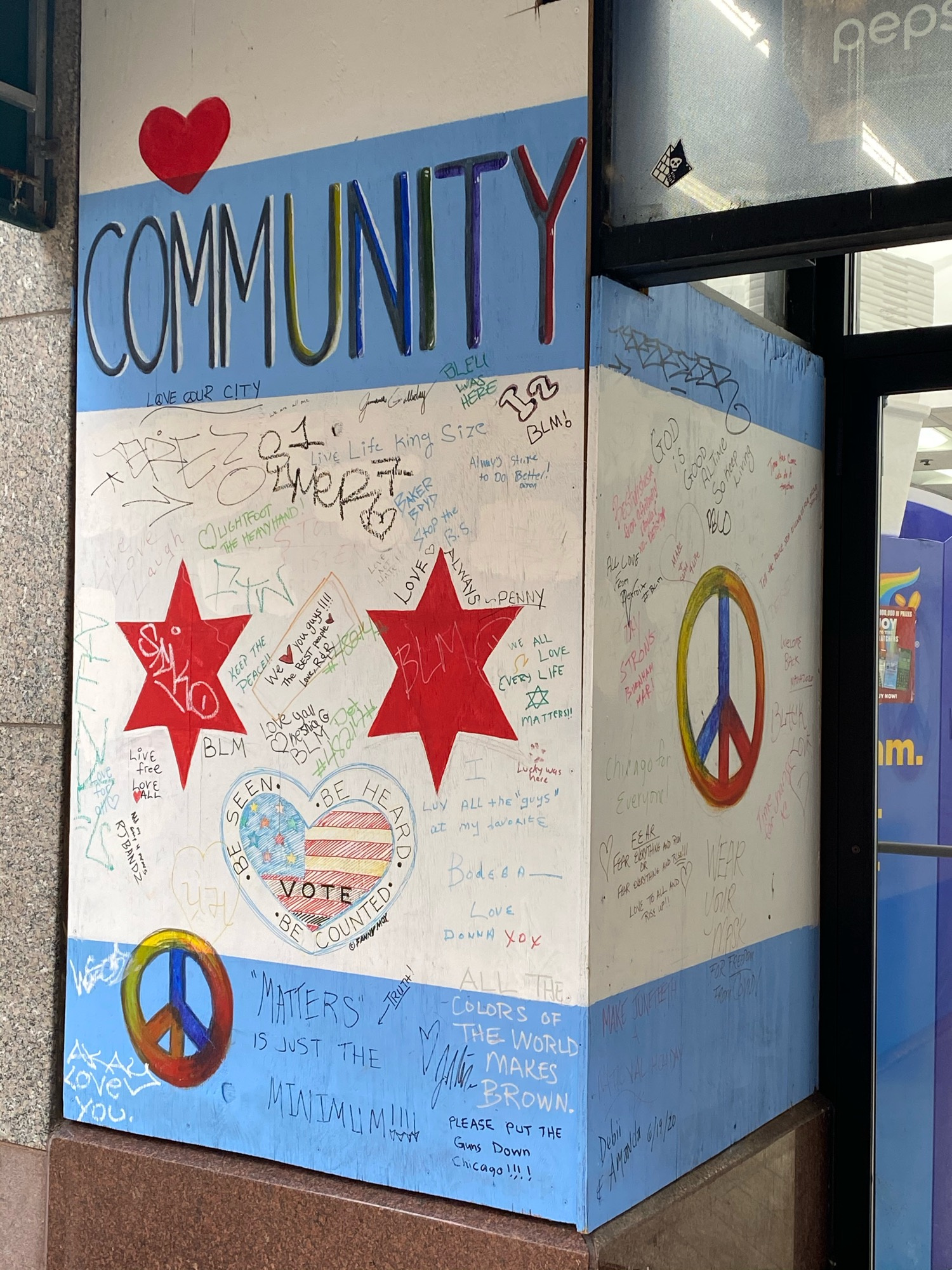 mural in Chicago by artist unknown.