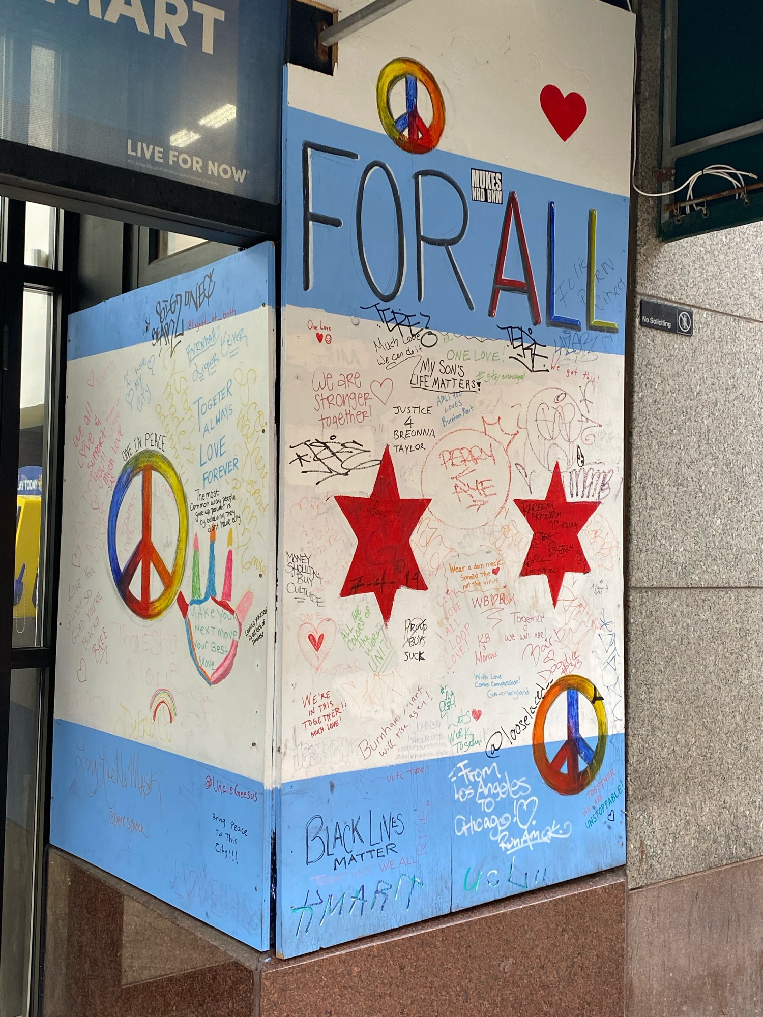 mural in Chicago by artist unknown.