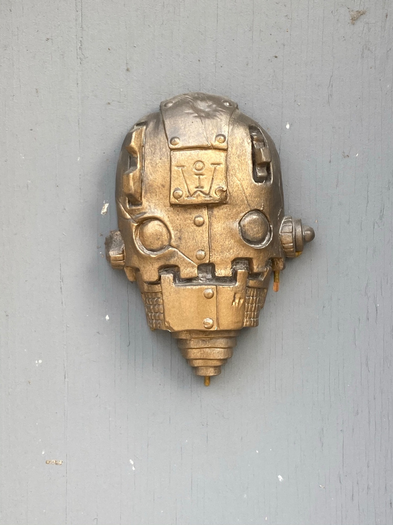 mural in Chicago by artist unknown.