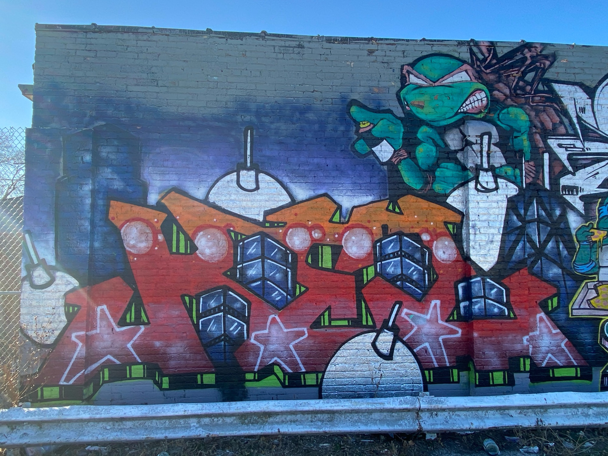 mural in Chicago by artist unknown.
