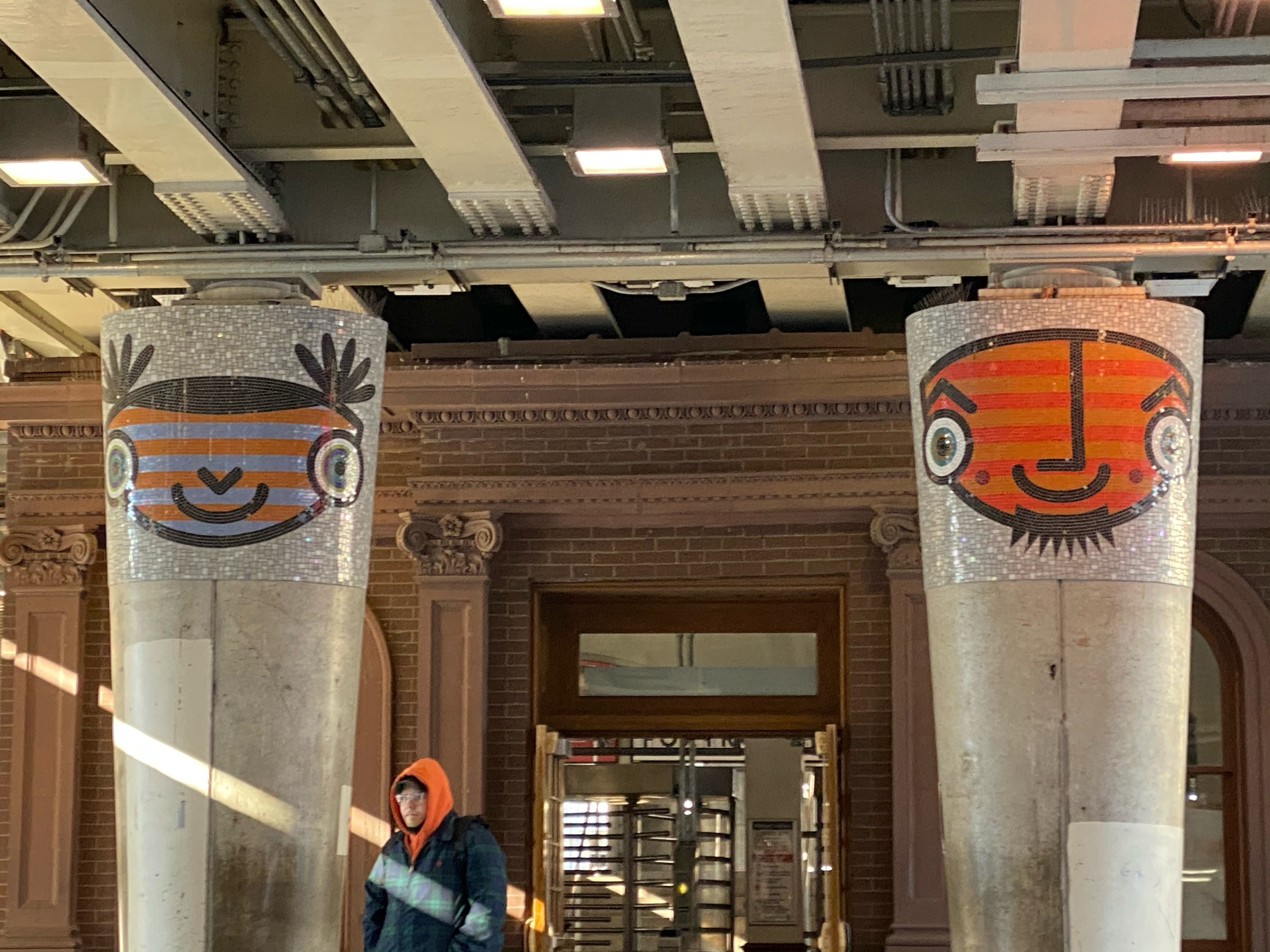 mural in Chicago by artist unknown.