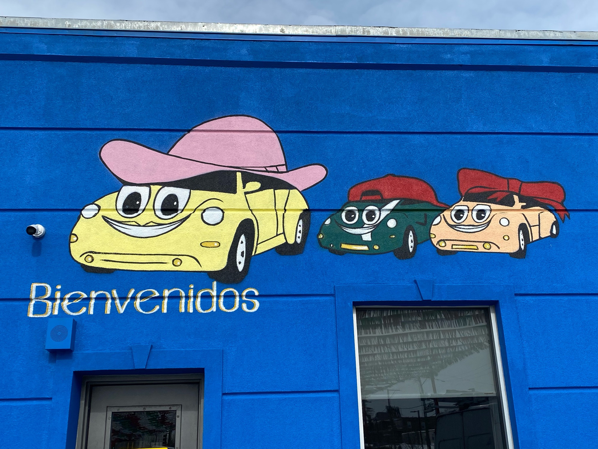 mural in Chicago by artist unknown.