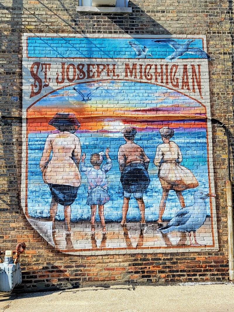 mural in St. Joseph by artist Anat Ronen.