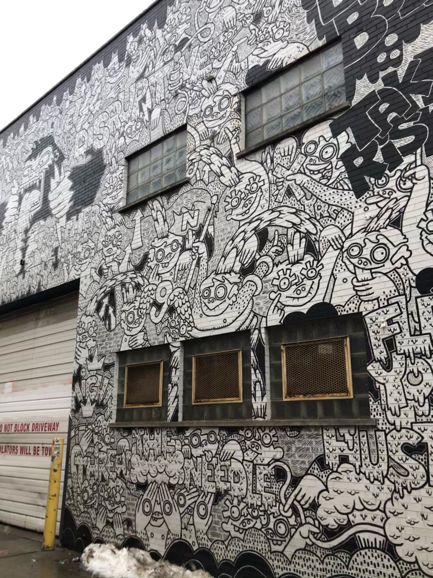 mural in Chicago by artist Lauren Asta.