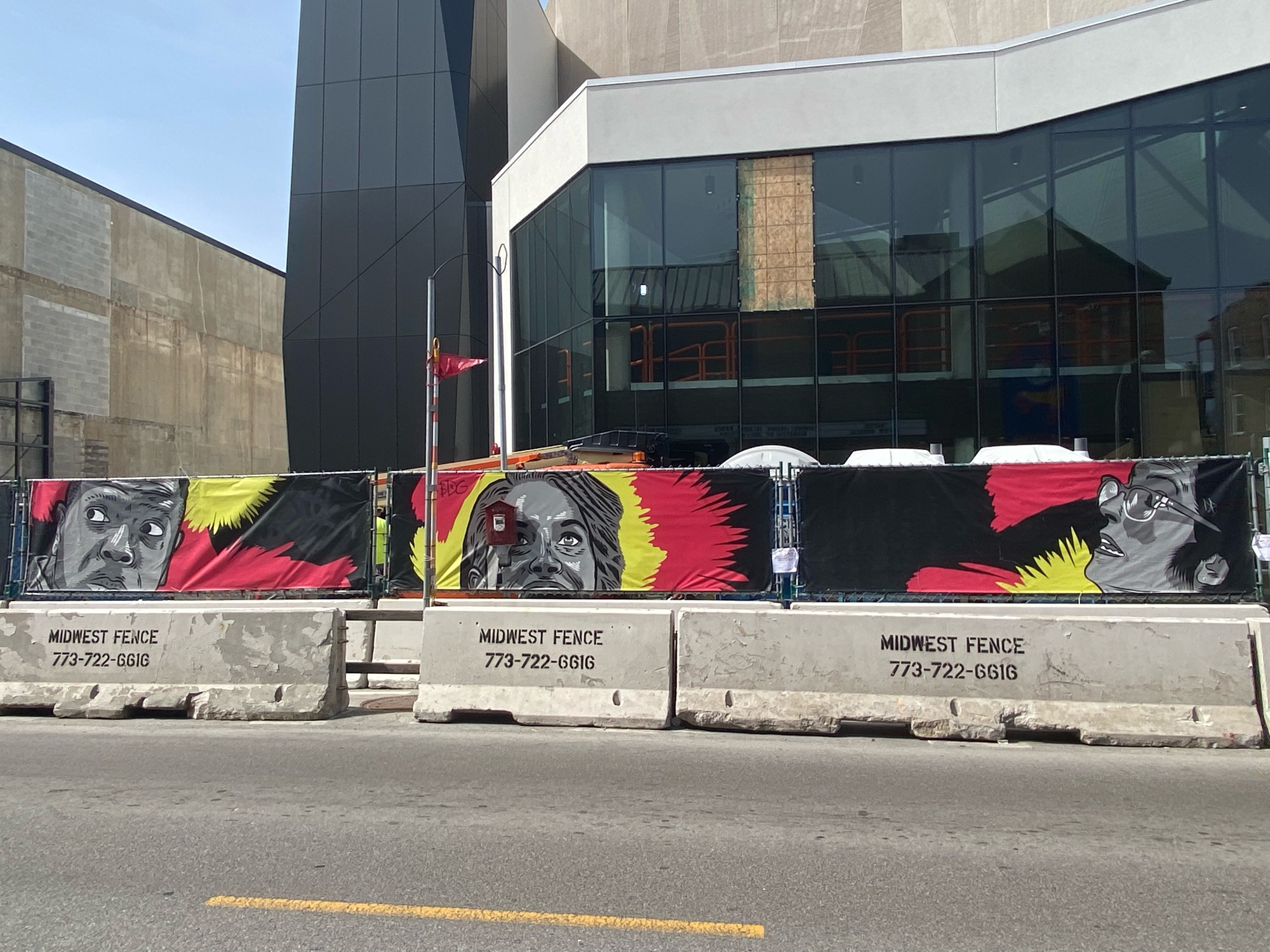 mural in Chicago by artist unknown.