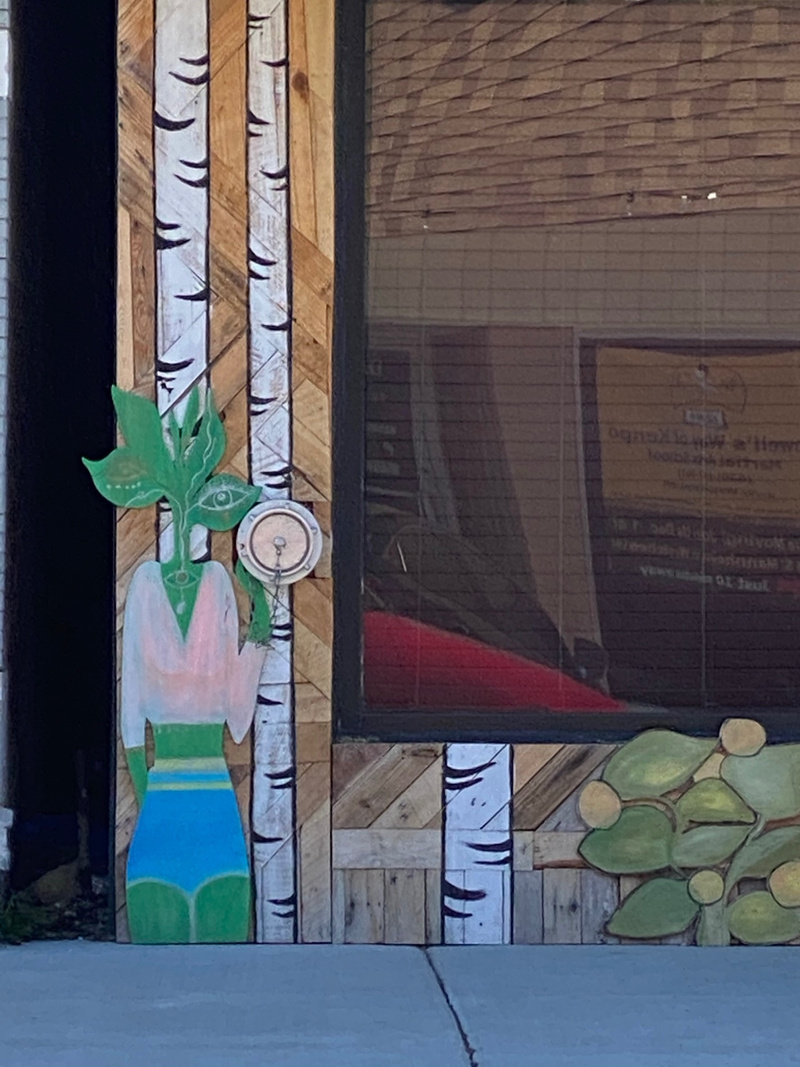 mural in Brookfield by artist unknown.