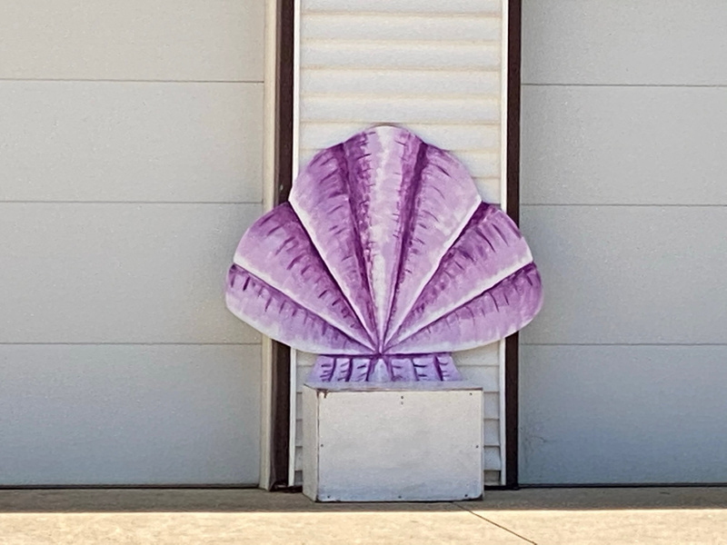 mural in Lyons by artist unknown.