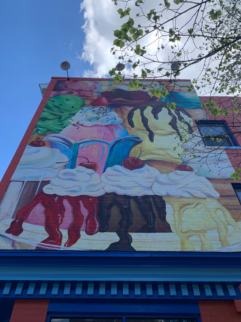 mural in Baltimore by artist unknown.