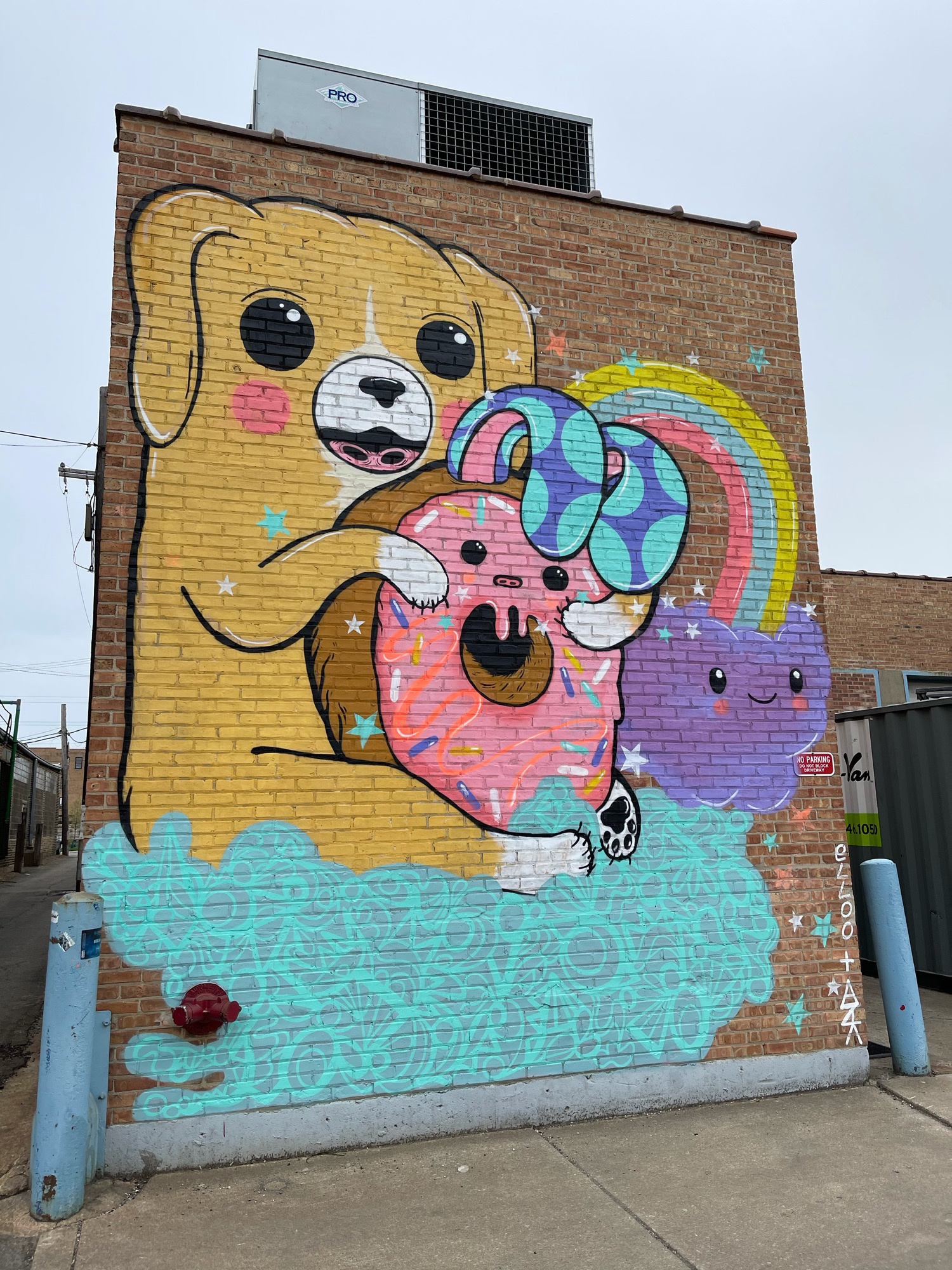 mural in Chicago by artist Elloo.