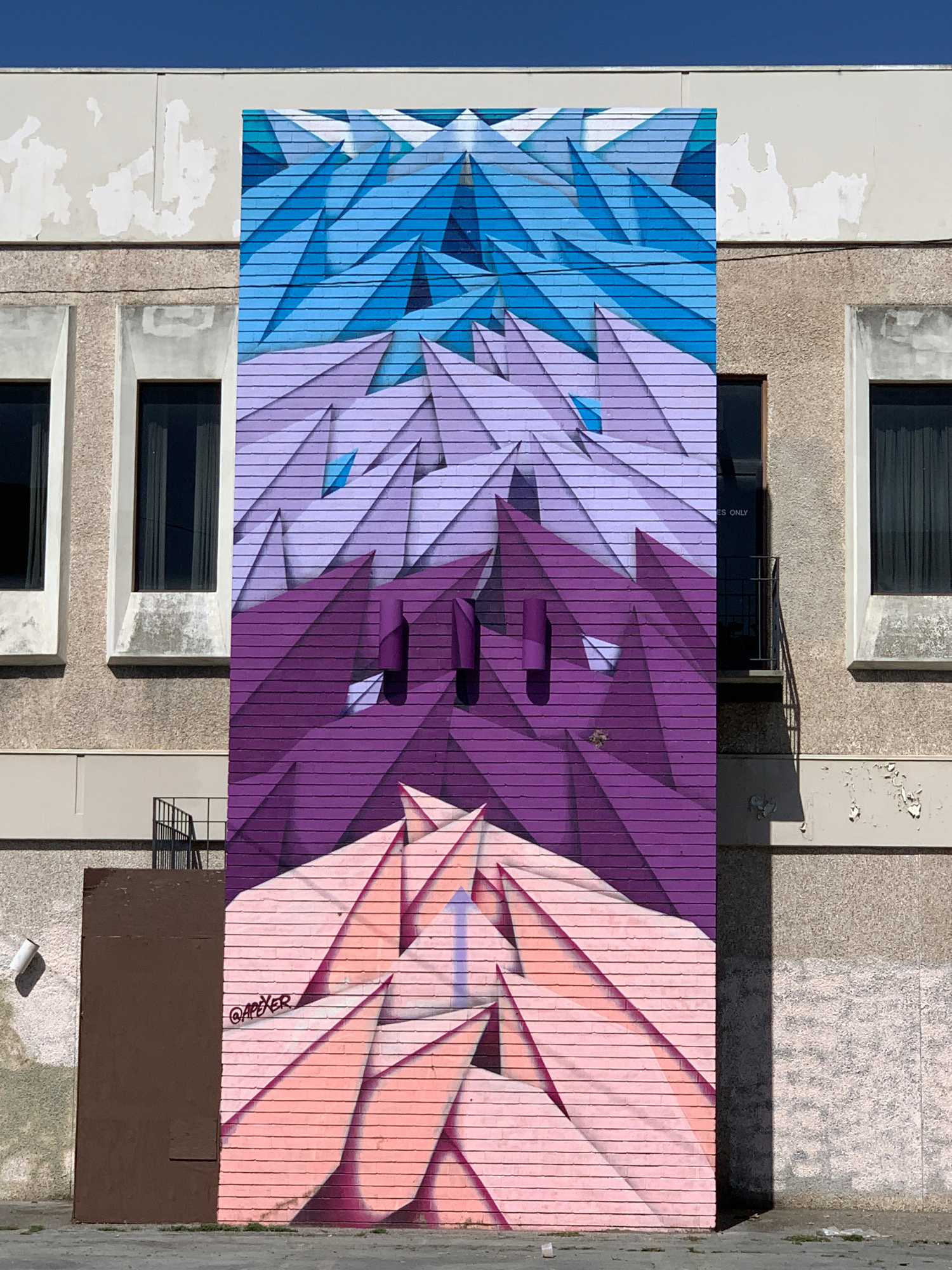 mural in San Jose by artist APEXER.
