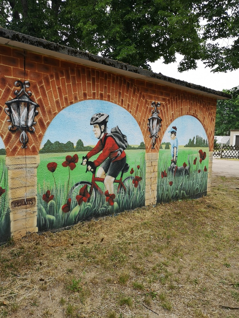 mural in Strausberg by artist unknown.