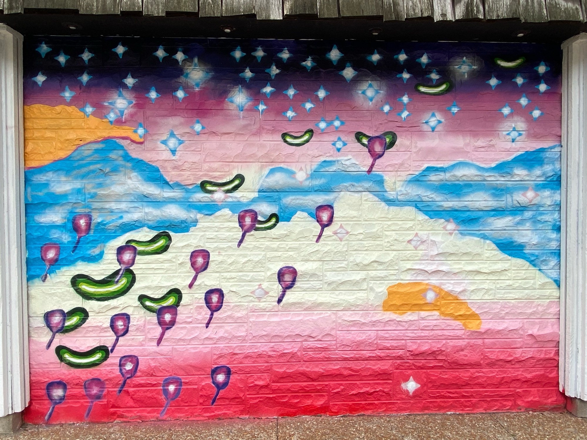 mural in Chicago by artist unknown.