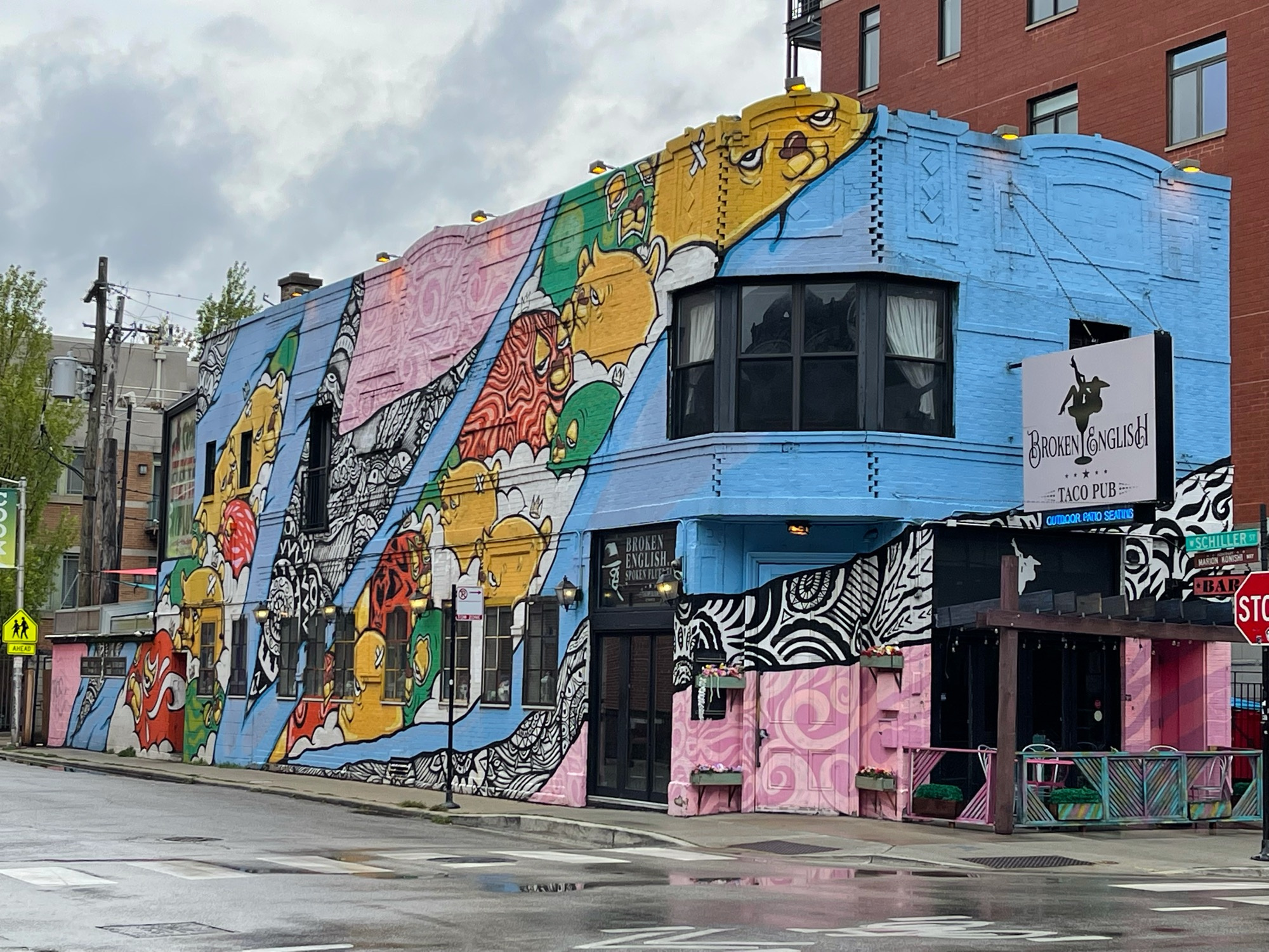 mural in Chicago by artist The Bear Champ.