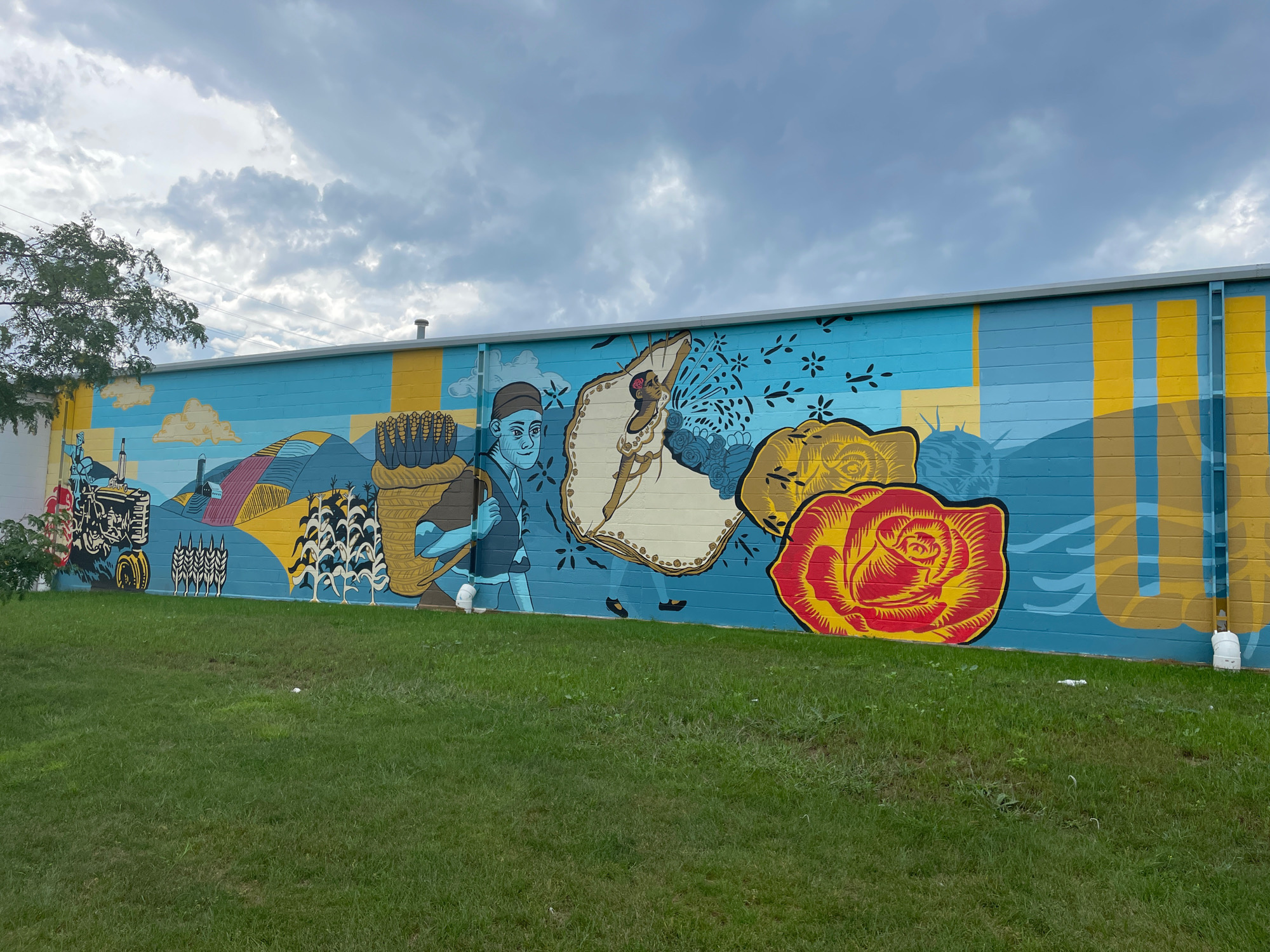 mural in Manitowoc by artist Erin LaBonte.