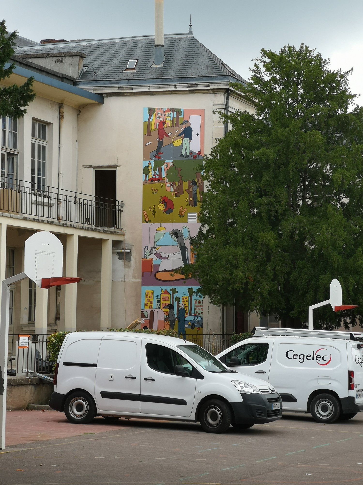 mural in Chalon-sur-Saône by artist unknown.