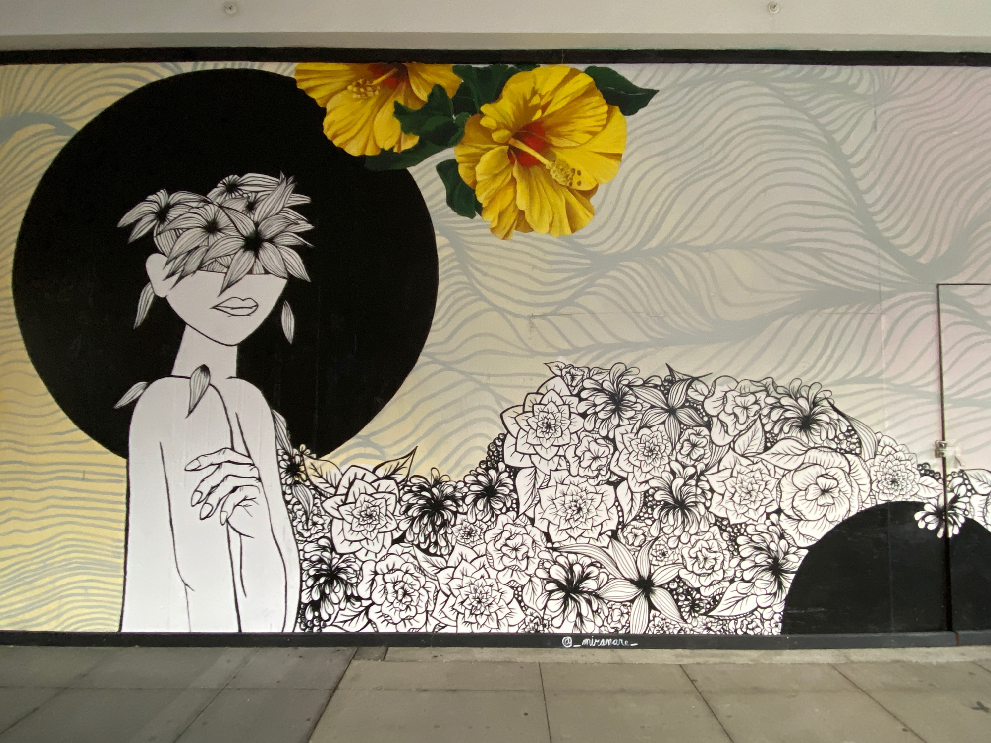 mural in Chicago by artist unknown.