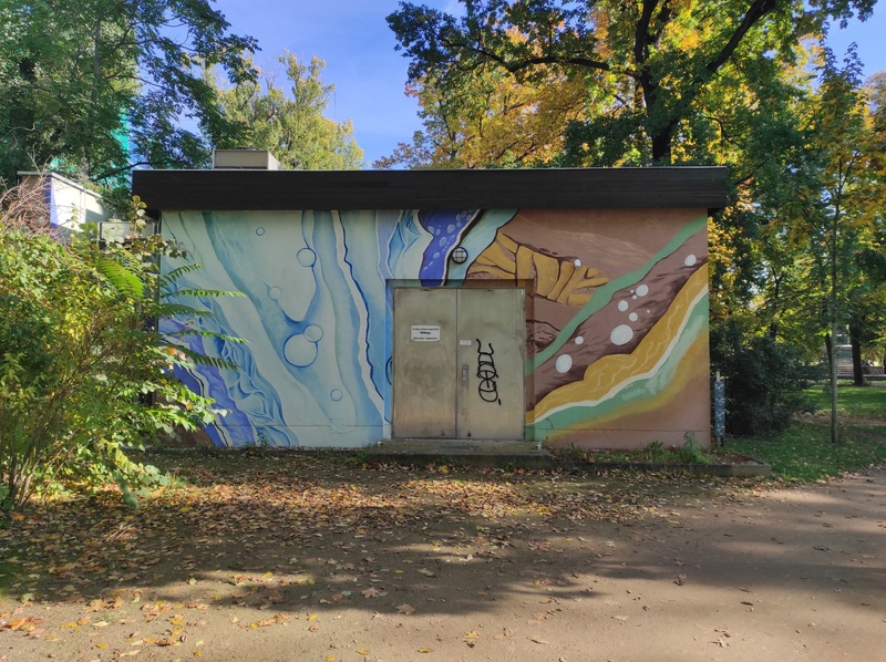 mural in by artist unknown.