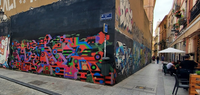 mural in València by artist unknown.