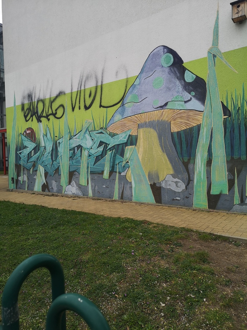 mural in Berlin by artist unknown.