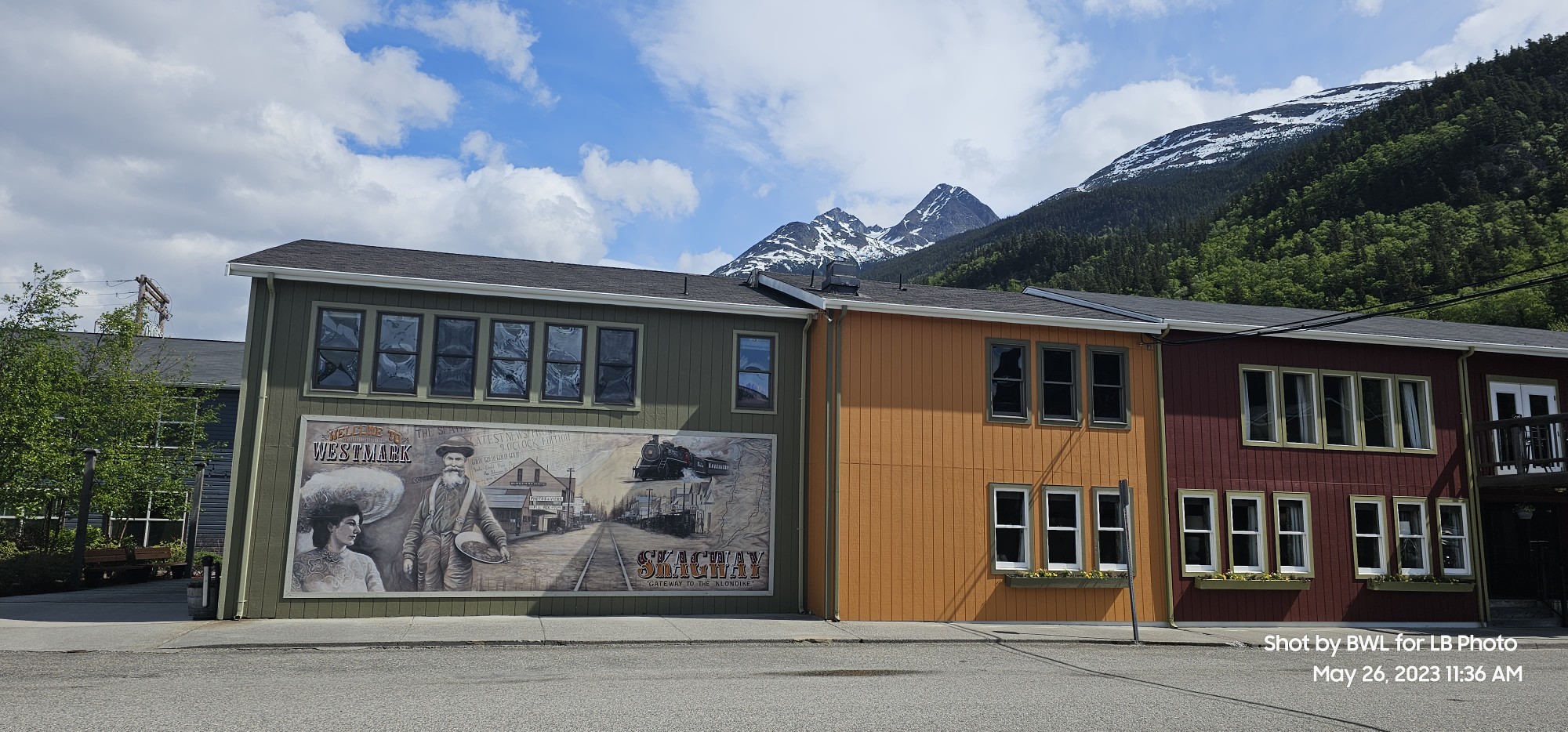 mural in Skagway by artist unknown.