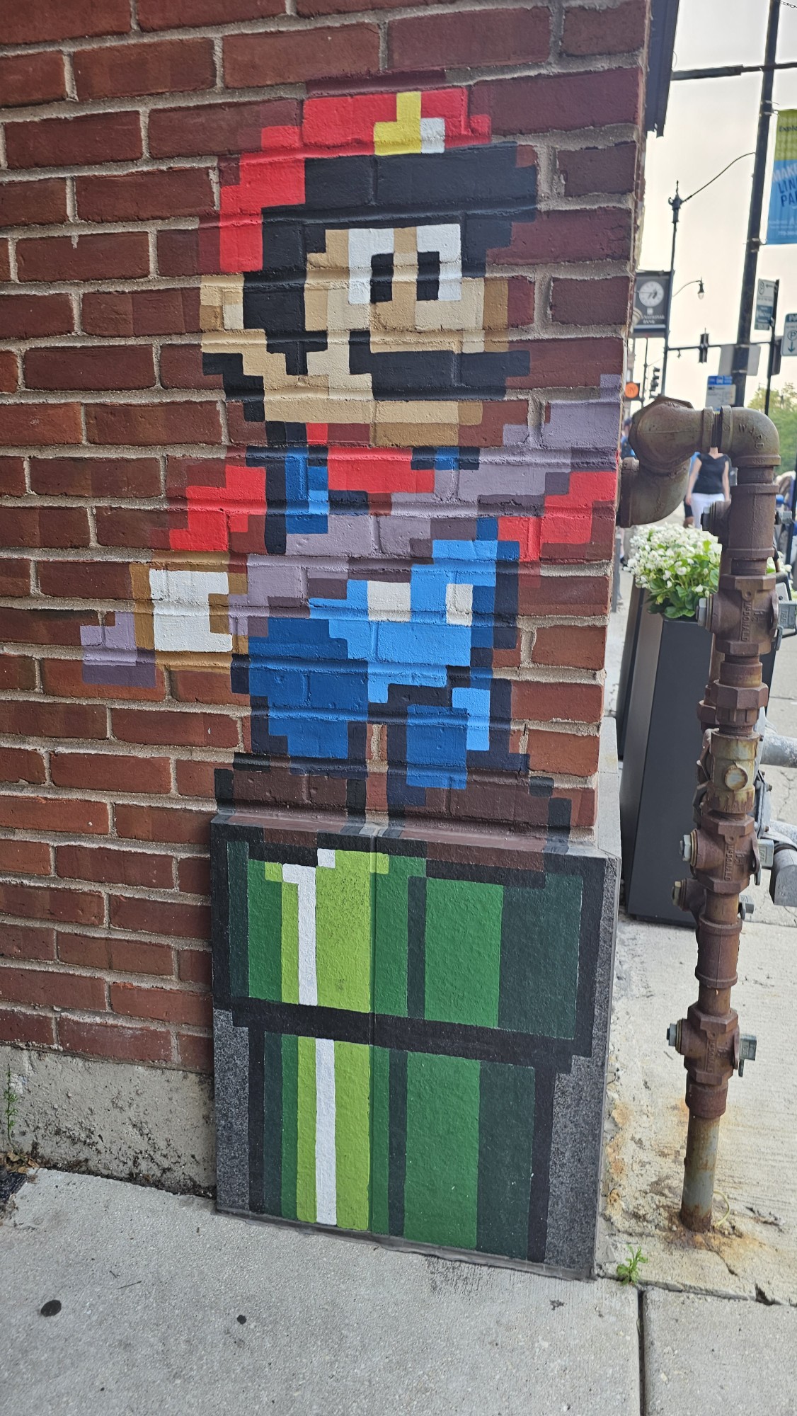 mural in Chicago by artist unknown.