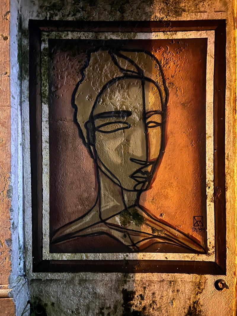 mural in Sintra by artist unknown.