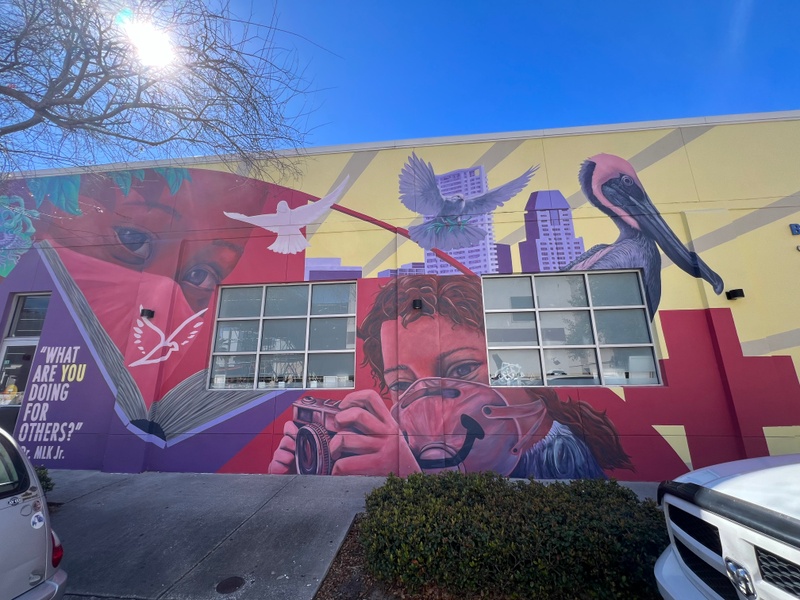 mural in St. Petersburg by artist unknown.