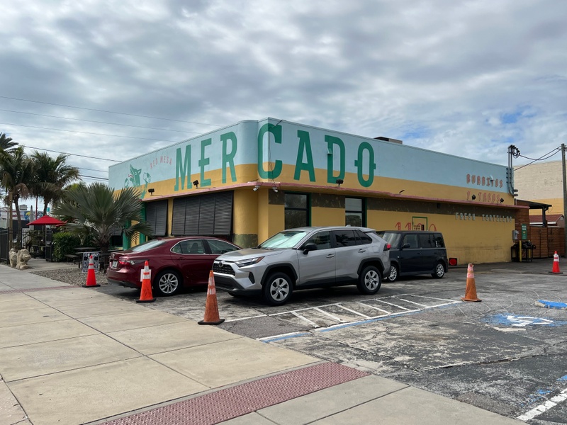 mural in St. Petersburg by artist unknown.