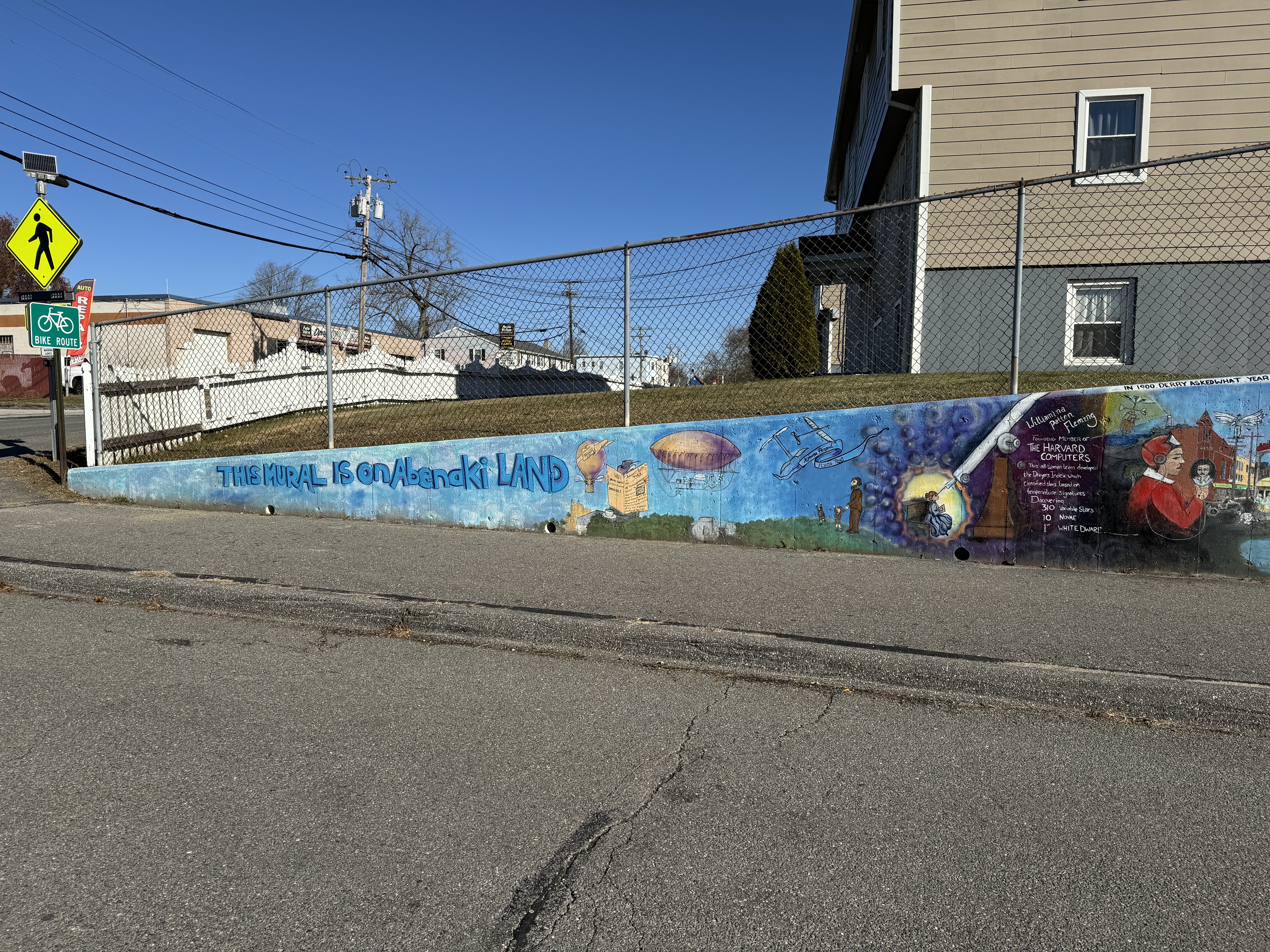 mural in Derry by artist unknown.