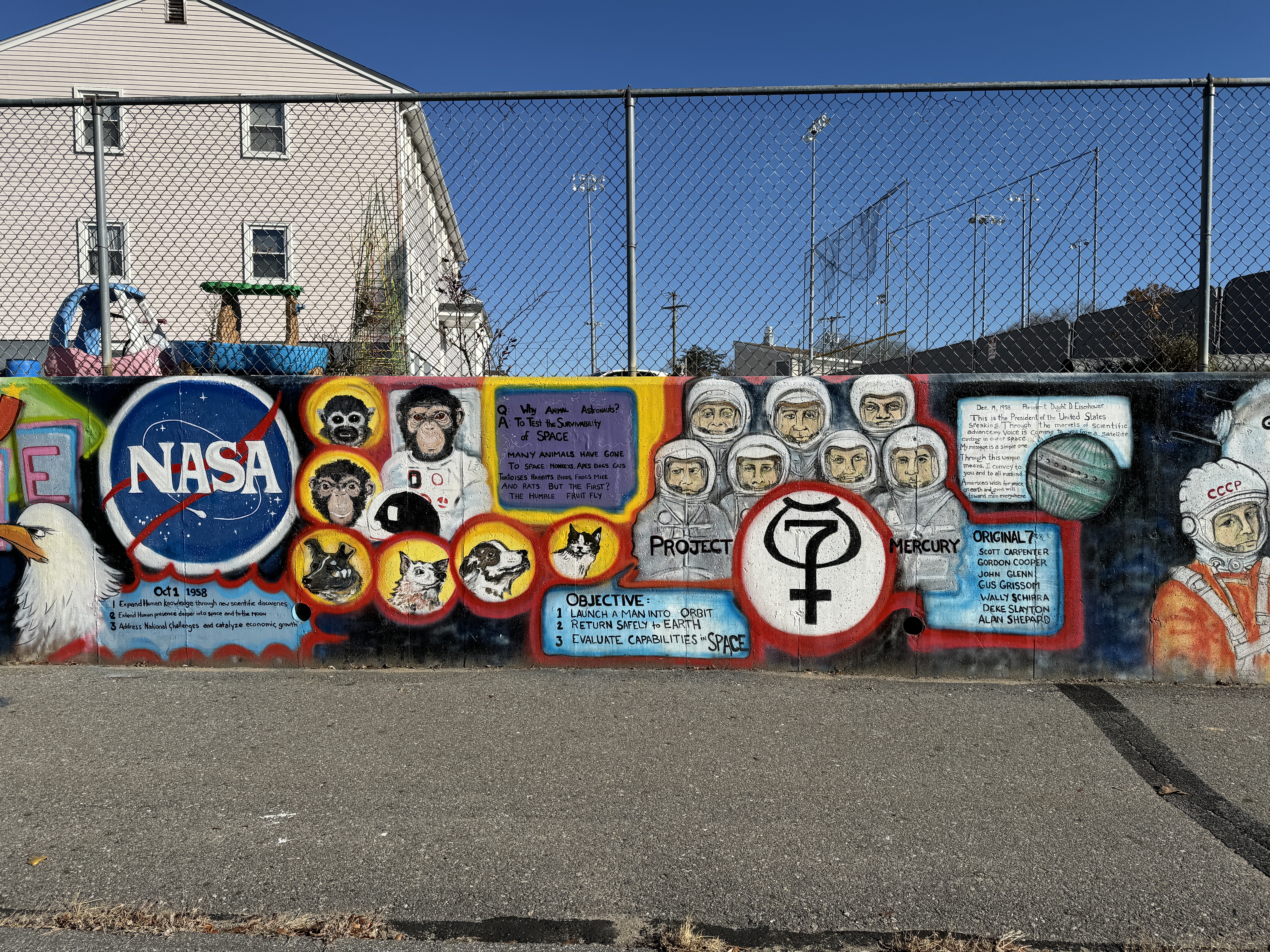 mural in Derry by artist unknown.