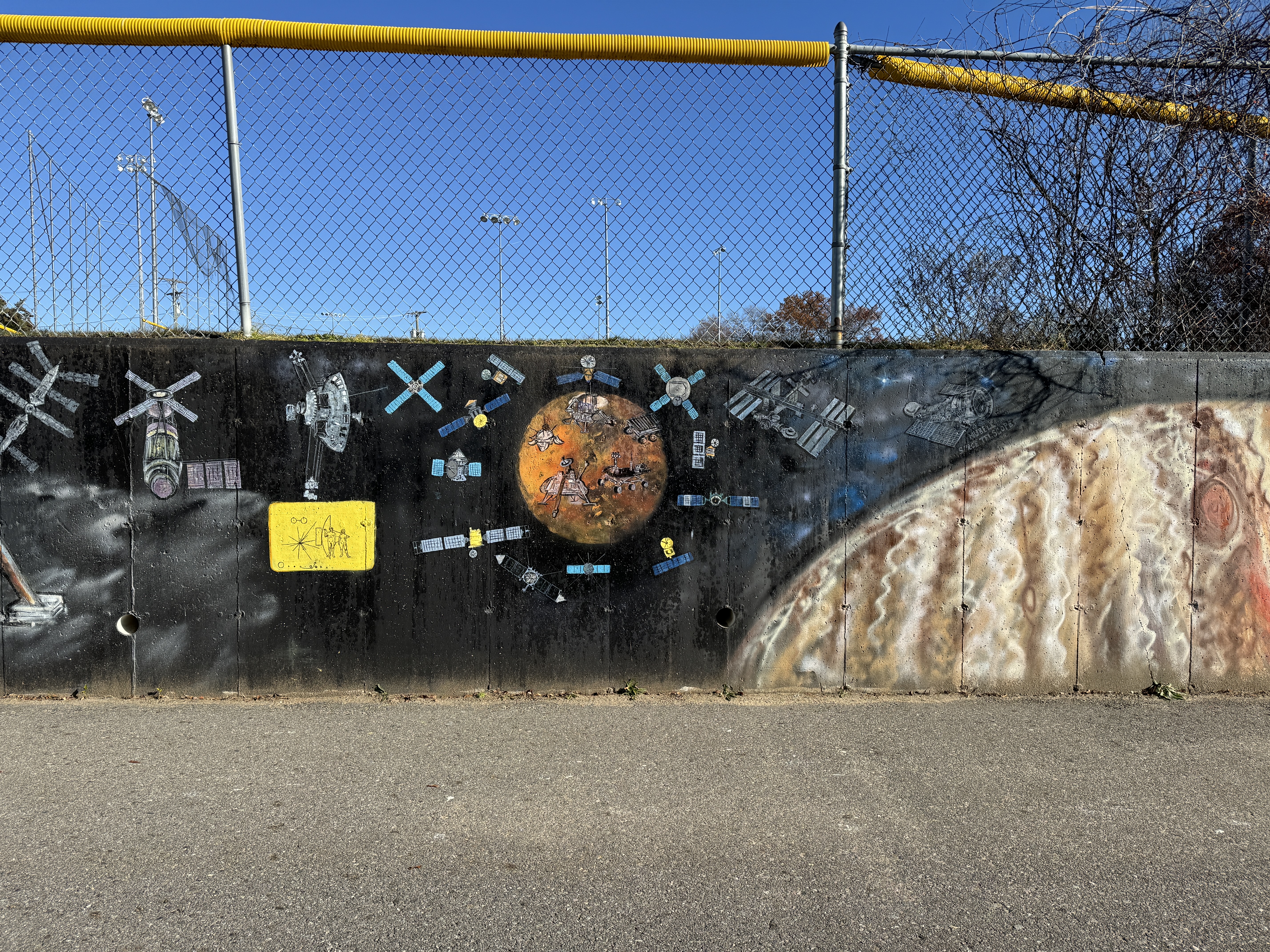 mural in Derry by artist unknown.