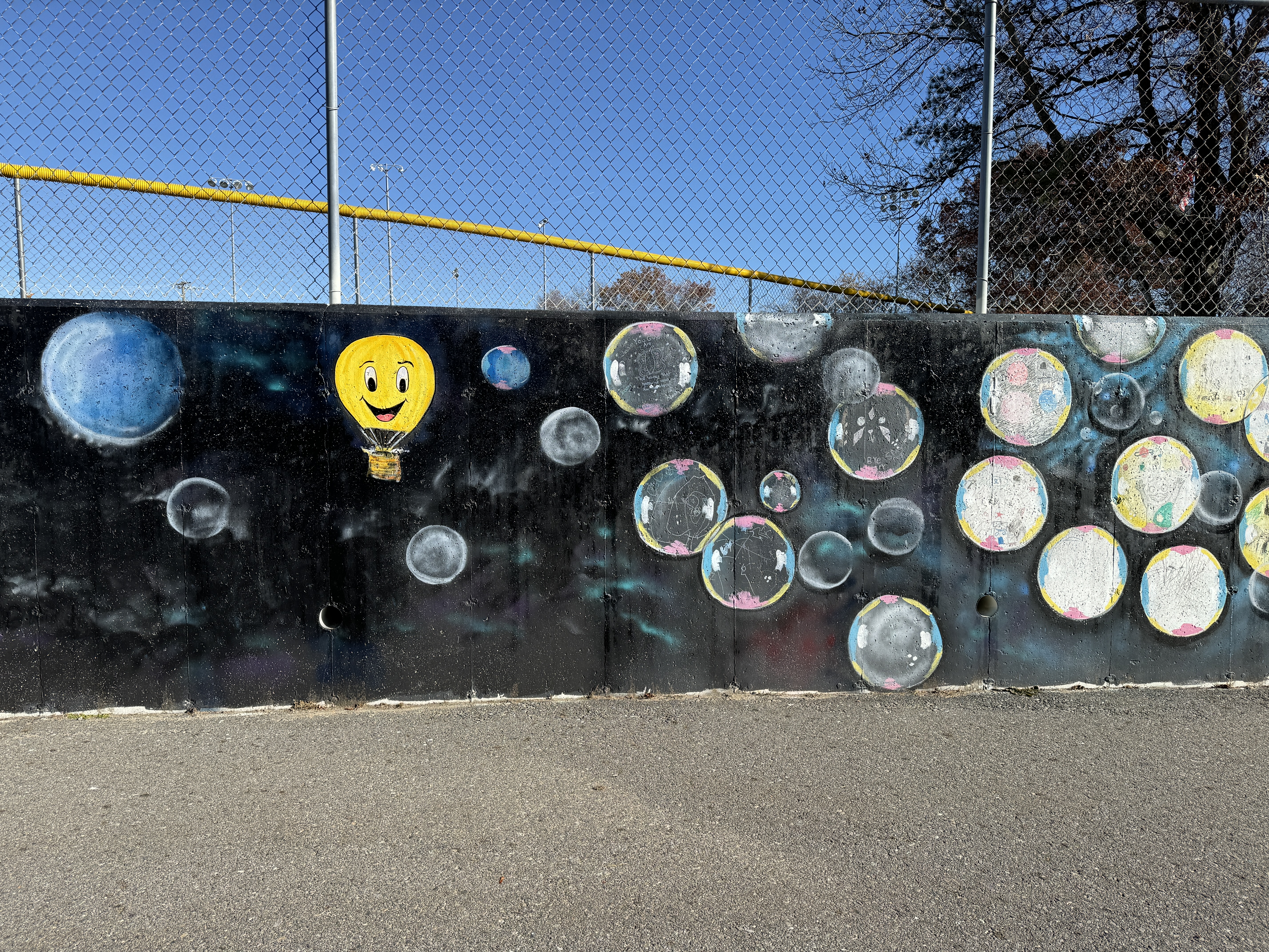 mural in Derry by artist unknown.