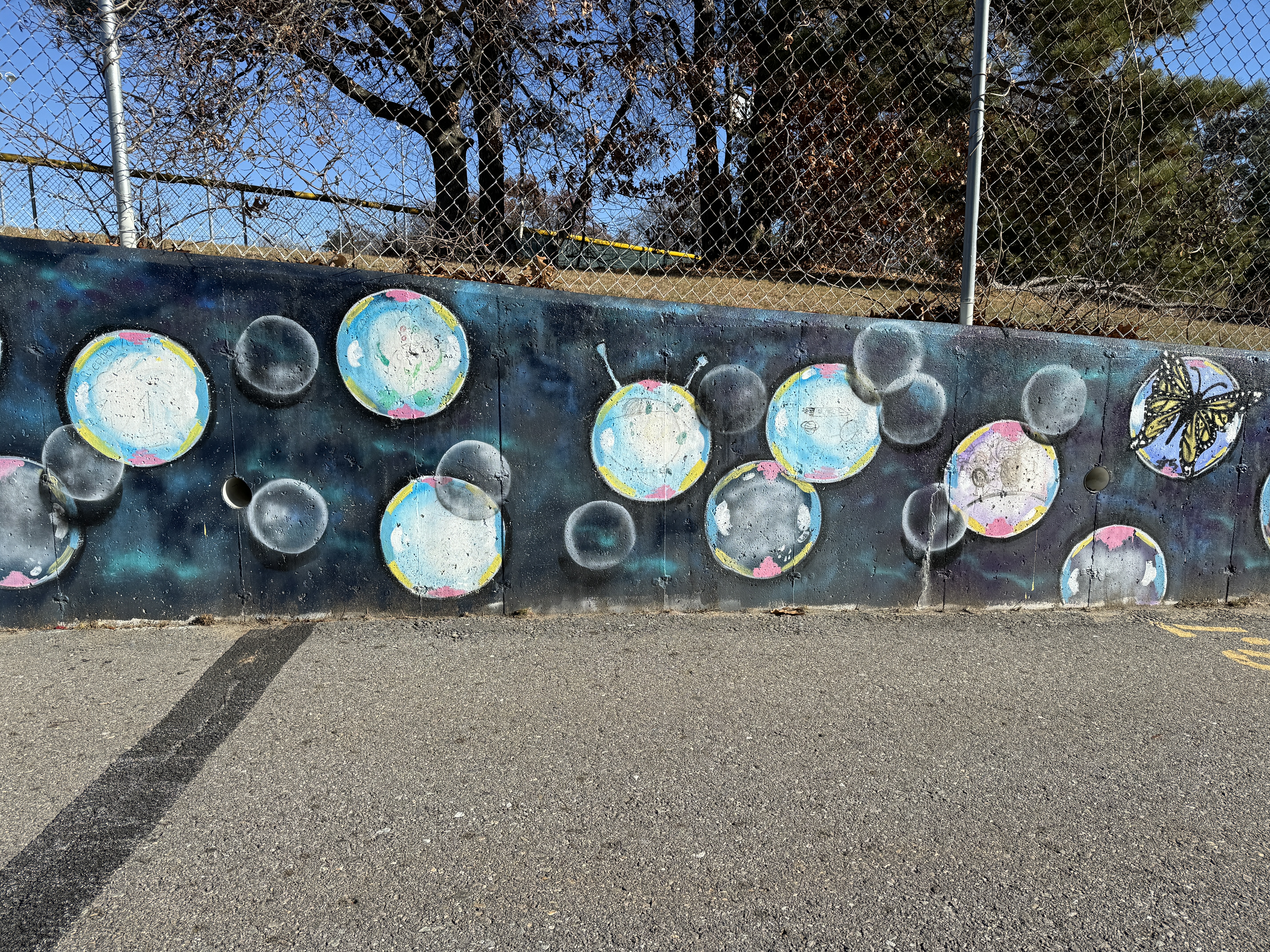 mural in Derry by artist unknown.