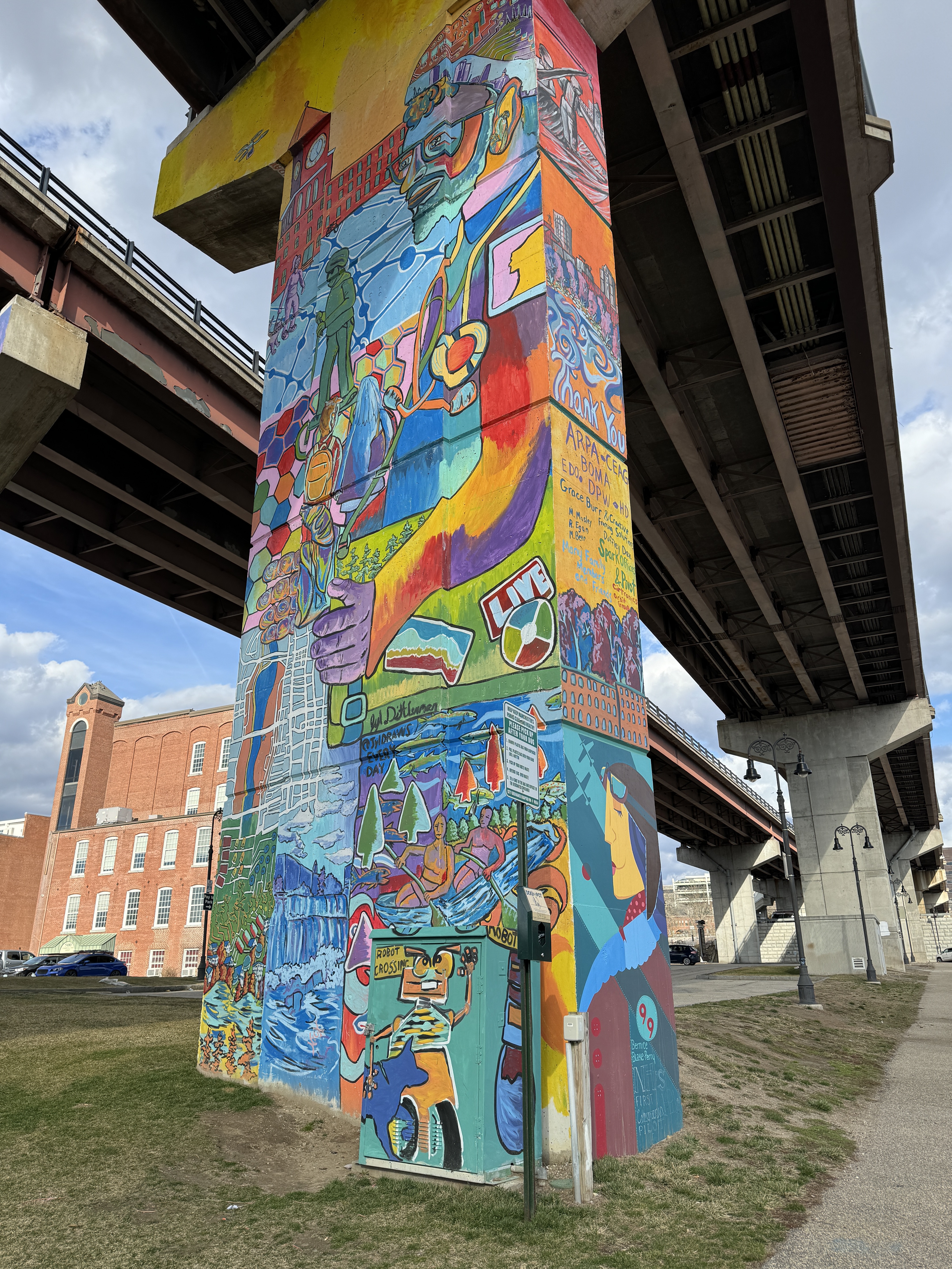 mural in Manchester by artist unknown.