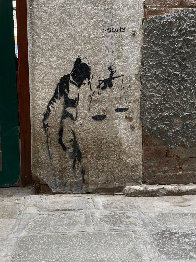 mural in Venezia by artist unknown.