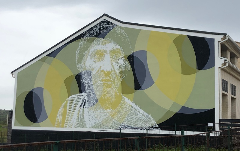 mural in Zarza la Mayor by artist Daniel Eime.