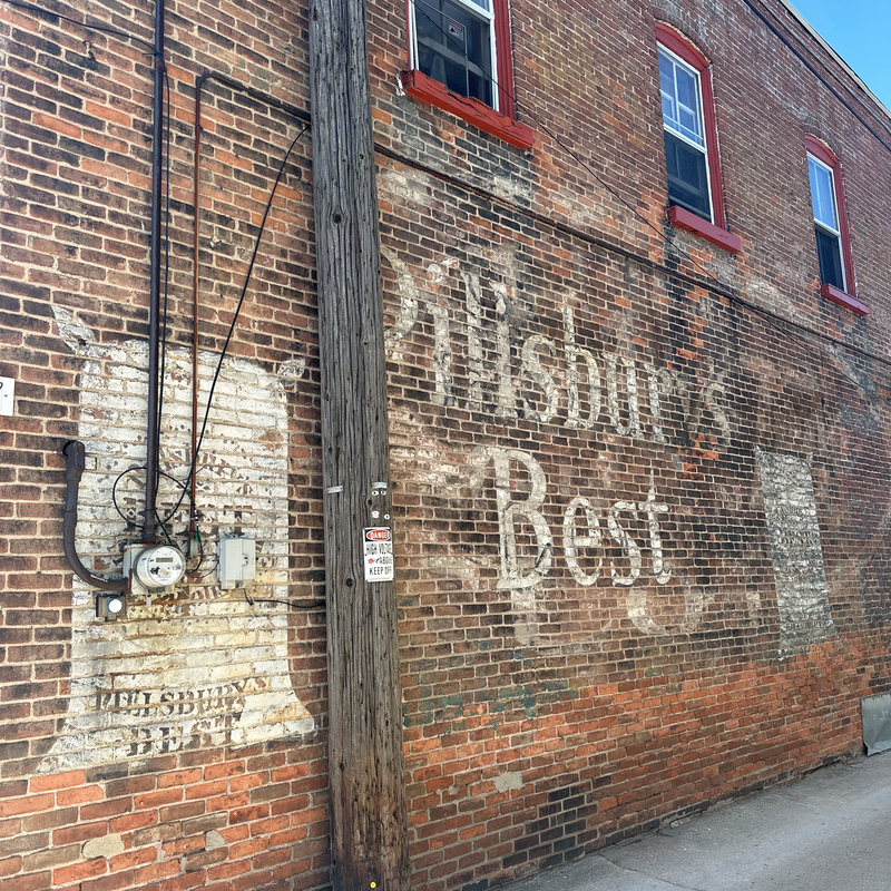 mural in Green Bay by artist unknown.