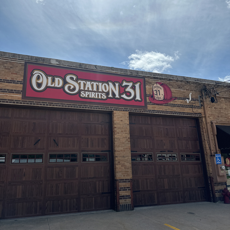 mural in Dale by artist unknown.