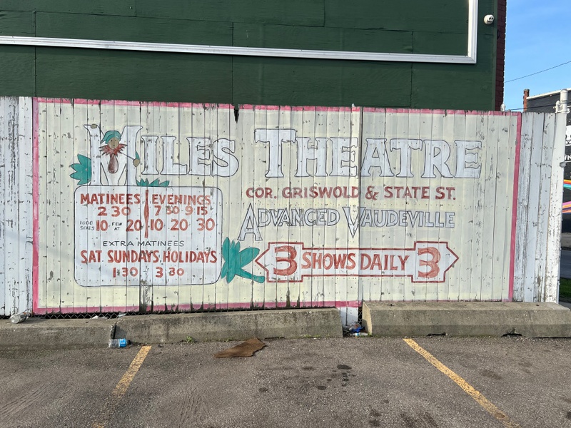 mural in Detroit by artist unknown.