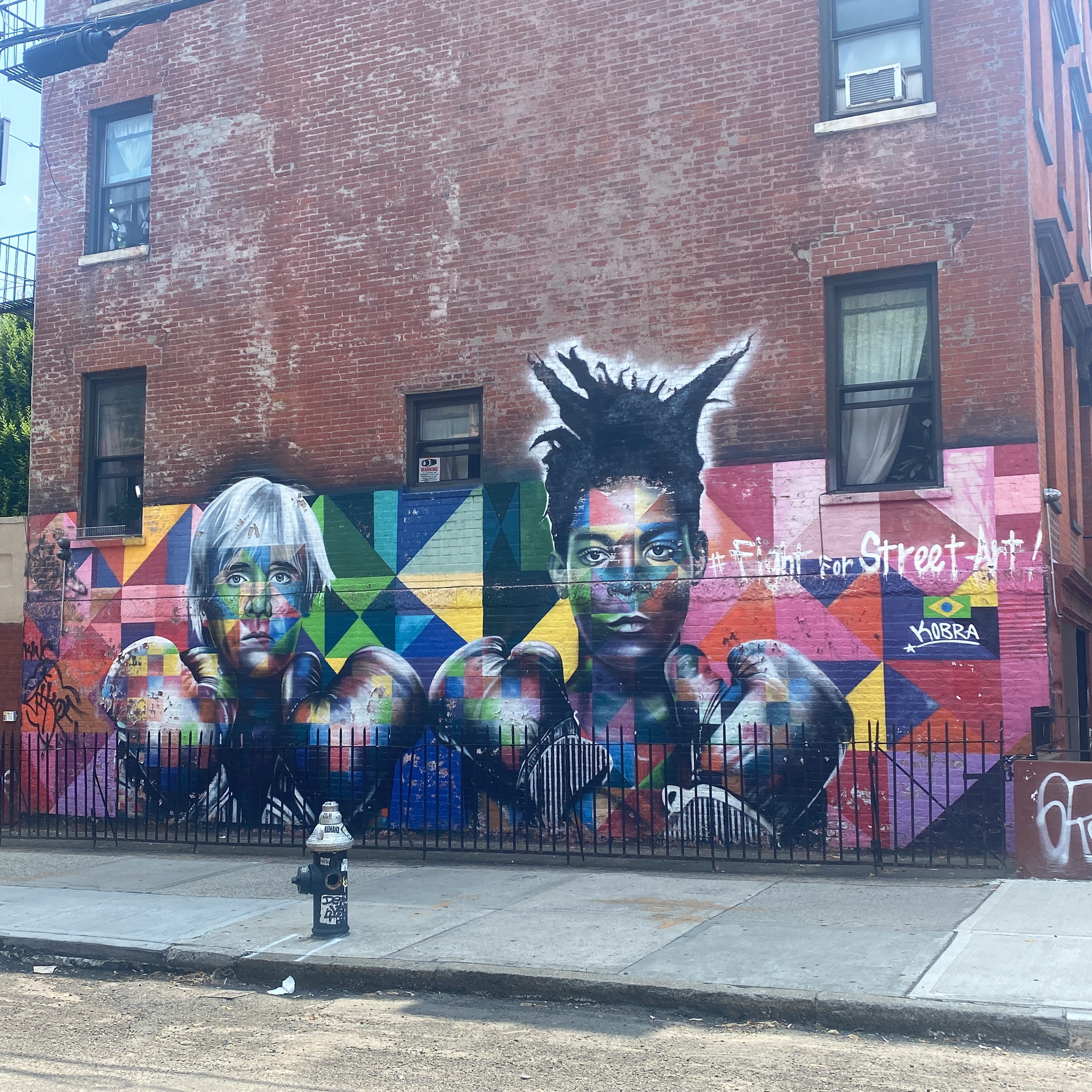 mural in Brooklyn by artist Eduardo Kobra. Tagged: Andy Warhol, Jean-Michel Basquiat
